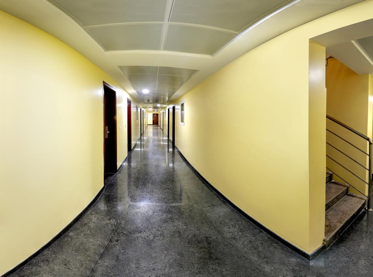 Отель Jyothis Residency Коллур Экстерьер фото