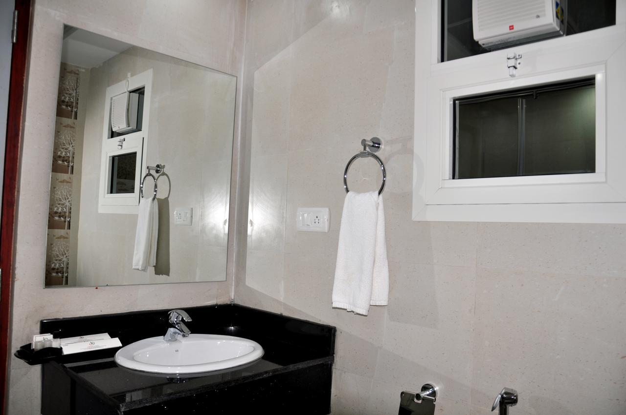 Отель Jyothis Residency Коллур Экстерьер фото